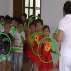 幼儿园《有趣的呼拉圈》学习教育研讨会公开课视频-巨晓辉